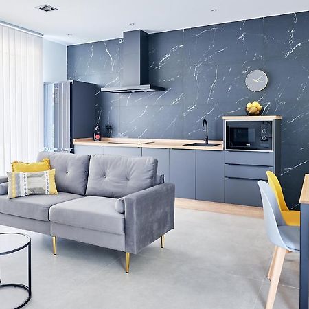 9 Nidos Centrica Suites - Nuevo Plasencia Eksteriør billede