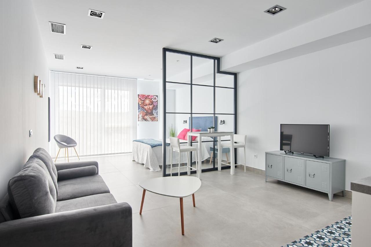 9 Nidos Centrica Suites - Nuevo Plasencia Eksteriør billede