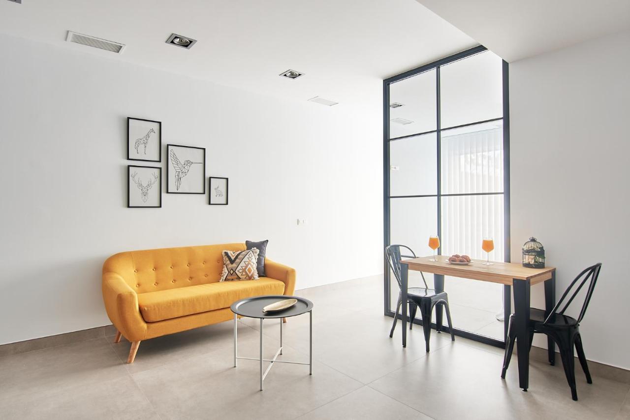 9 Nidos Centrica Suites - Nuevo Plasencia Eksteriør billede
