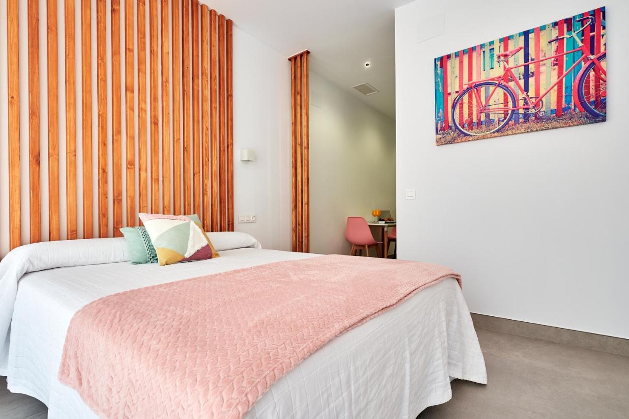 9 Nidos Centrica Suites - Nuevo Plasencia Eksteriør billede
